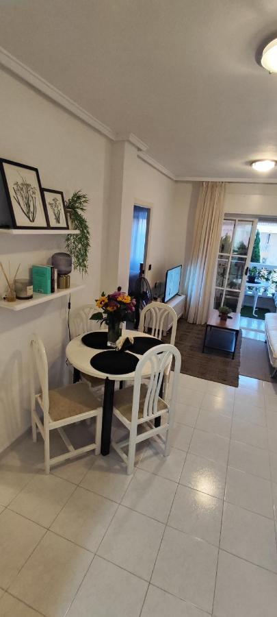 Parque Aromatico Con Dos Piscinas Apartment Torrevieja Bagian luar foto